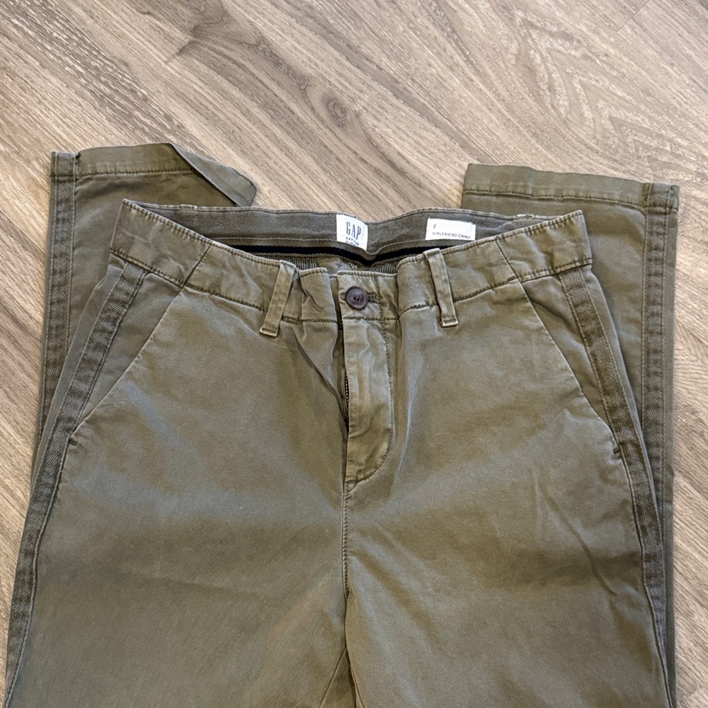 GAP Women's Olive Cropped Pants